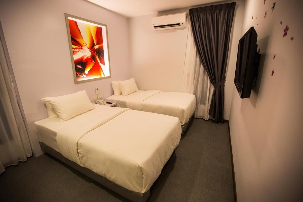 Rs Boutique Hotel Kluang Buitenkant foto
