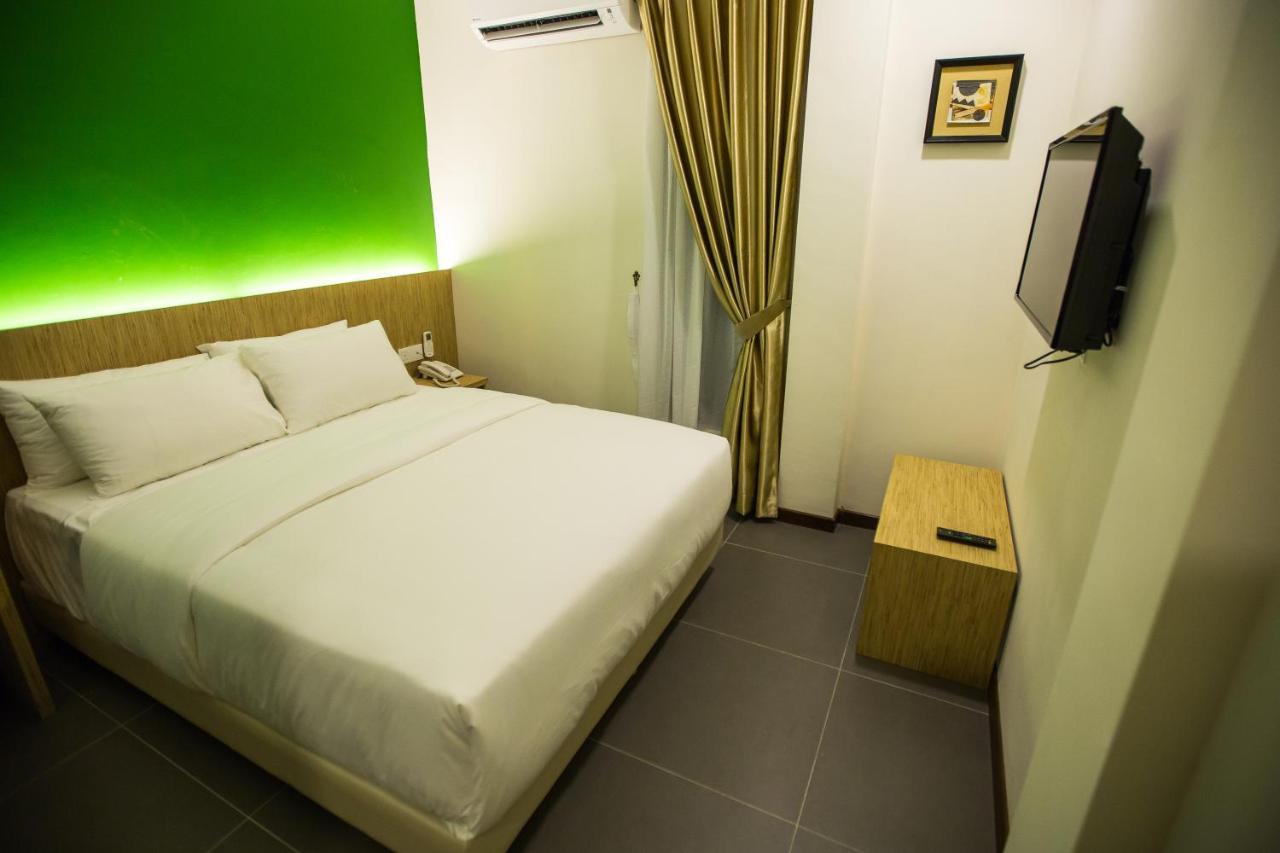 Rs Boutique Hotel Kluang Buitenkant foto
